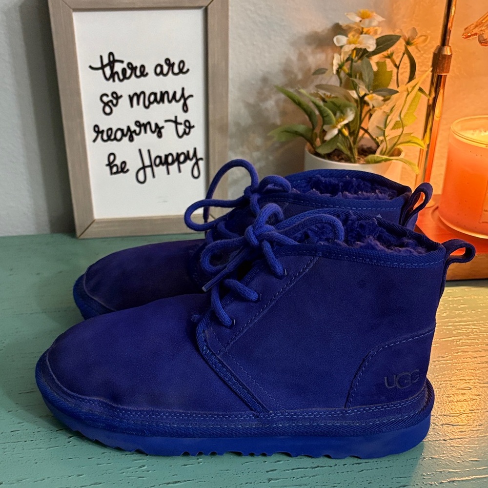 UGG Vibrant Blue Ankle Boots SZ 4 Boys/girls box 85